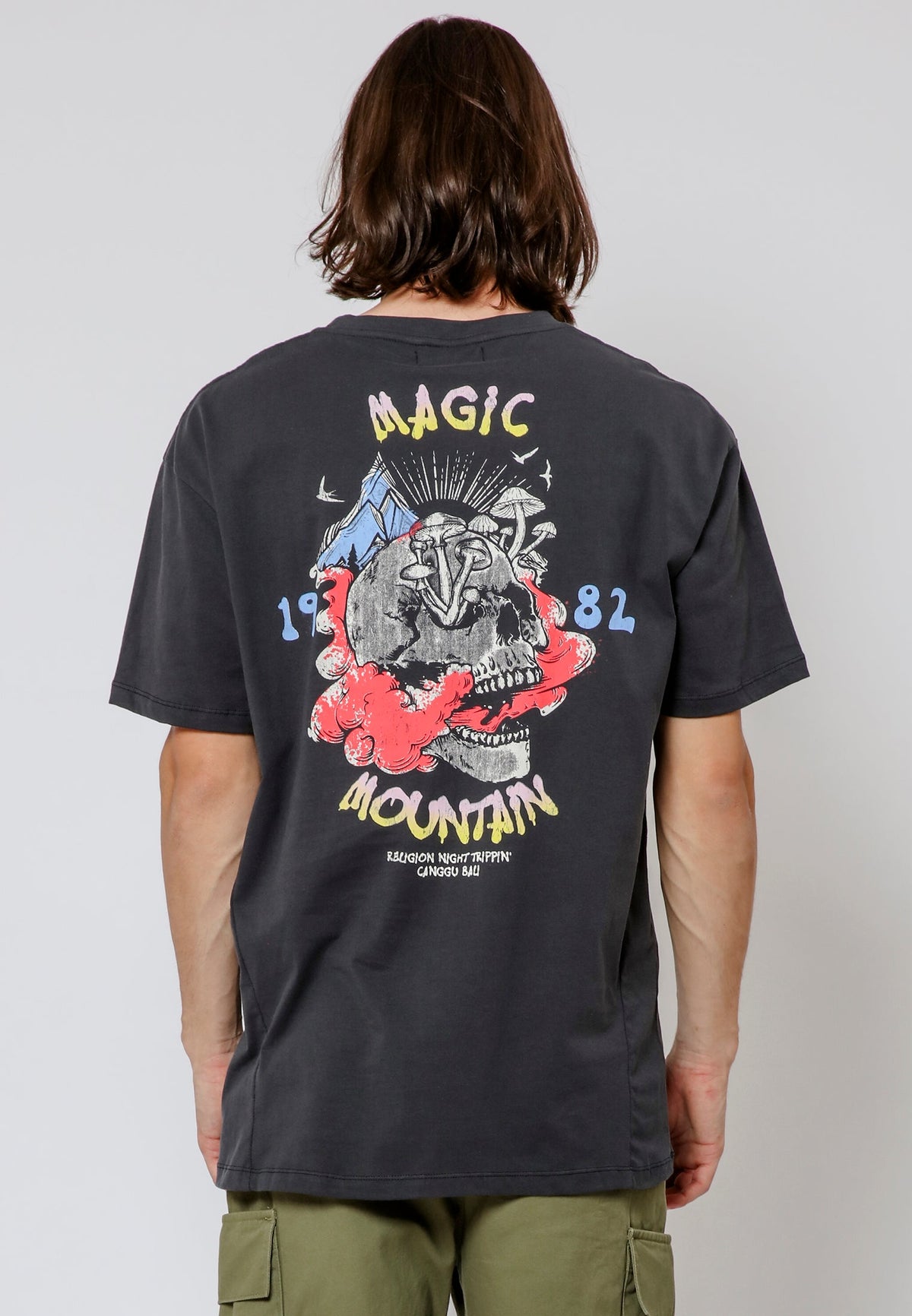 MAGIC MOUNTAIN T-SHIRT WASHED BLACK